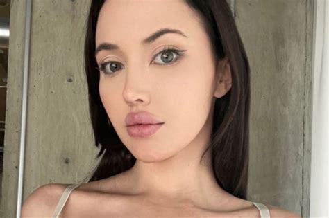 Playboy model, 27, says datings hard because men either find。